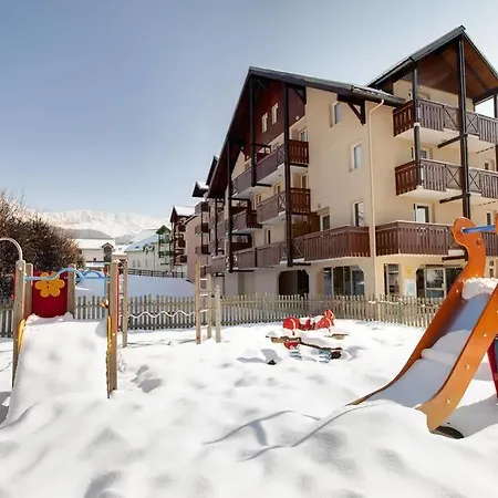 Vacancéole - Résidence La Croix Margot 3*