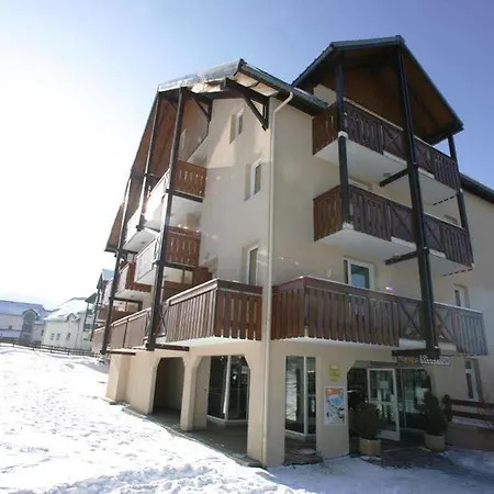 Vacancéole - Résidence La Croix Margot 3*